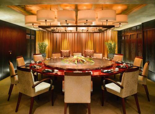 Al Bustan Palace, A Ritz-carlton Hotel