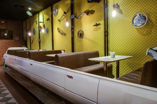 Al Falaj Hotel