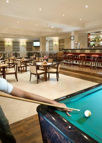 Al Falaj Hotel