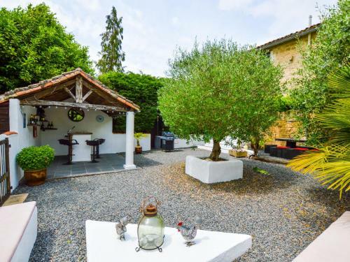 Cozy Holiday Home In La For�t-de-tesse With Private Pool