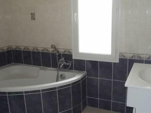 G�te La Garnache, 4 Pi�ces, 7 Personnes - Fr-1-426-131