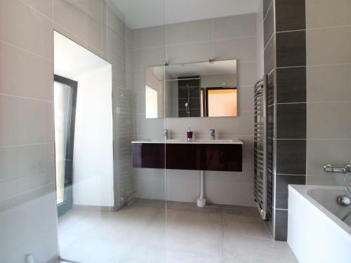 G�te Lapte, 9 Pi�ces, 23 Personnes - Fr-1-582-101