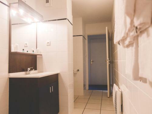Well-kept Apartment, Located In Nice Roche-posay