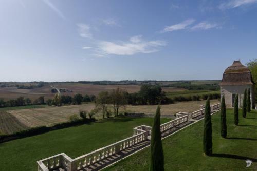 Larroque-sur-l'osse Villa Sleeps 8 With Pool