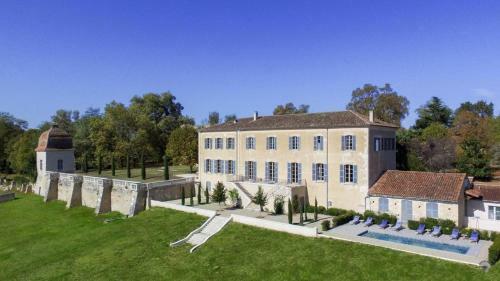 Larroque-sur-l'osse Villa Sleeps 8 With Pool