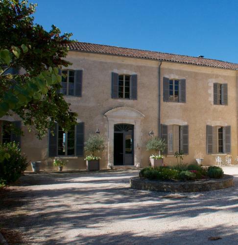 Larroque-sur-l'osse Villa Sleeps 8 With Pool