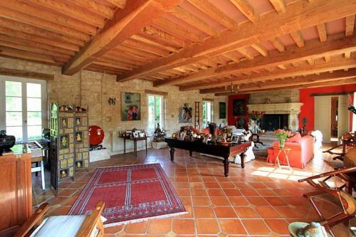 Laudogne Chateau Sleeps 12 Pool Wifi