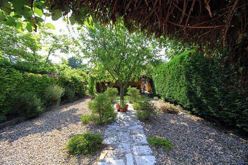 Laudogne Chateau Sleeps 12 Pool Wifi