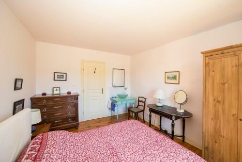 Laurac Villa Sleeps 8 Pool Wifi