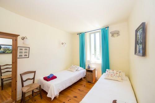 Laurac Villa Sleeps 8 Pool Wifi