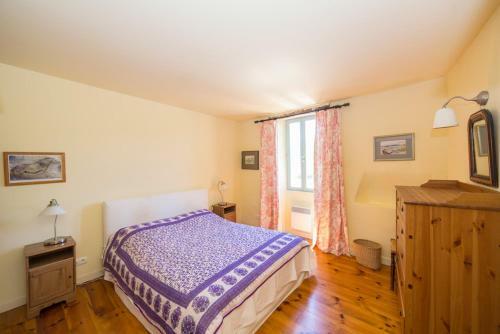 Laurac Villa Sleeps 8 Pool Wifi