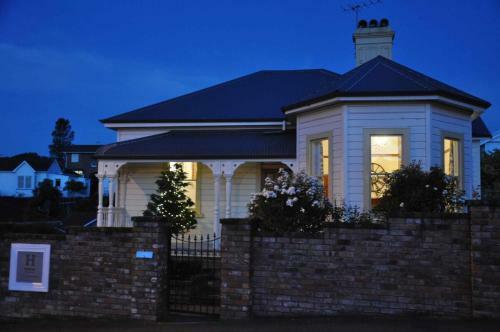 Bed & Breakfast Hosking House