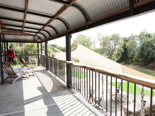 The Narrows Landing Hotel