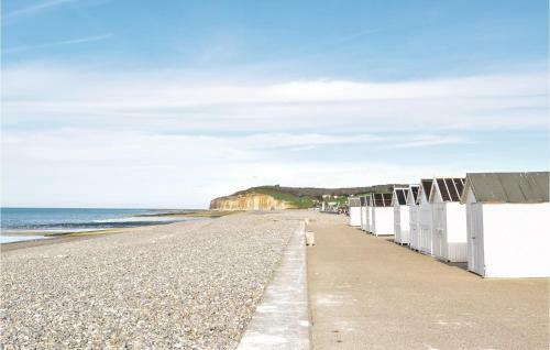 Three-bedroom Holiday Home In Le Bourg-dun