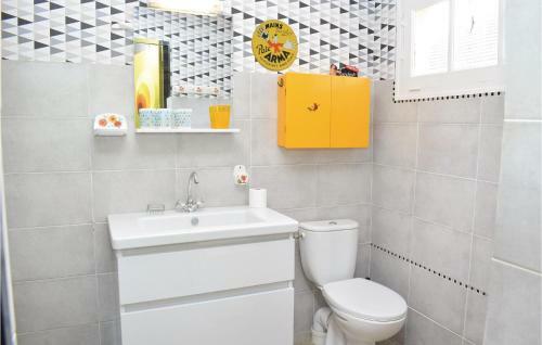 Three-bedroom Holiday Home In Le Bourg-dun
