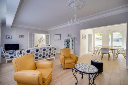 Lovely Family House With Garden