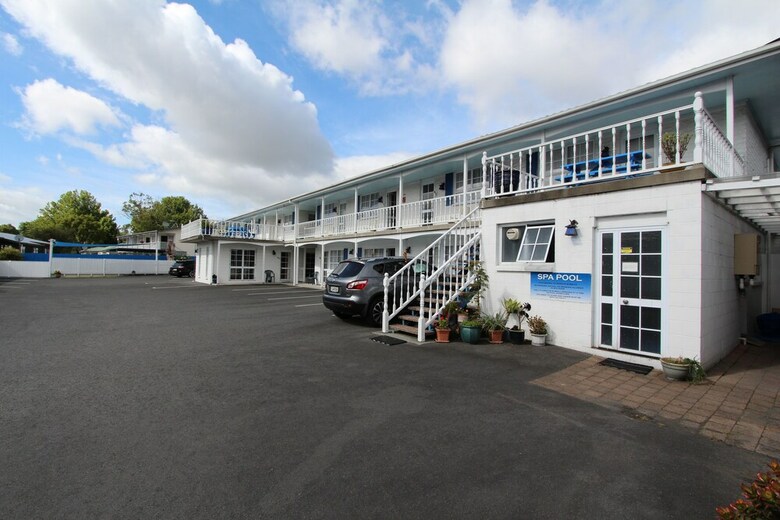 Boundary Court Motor Inn