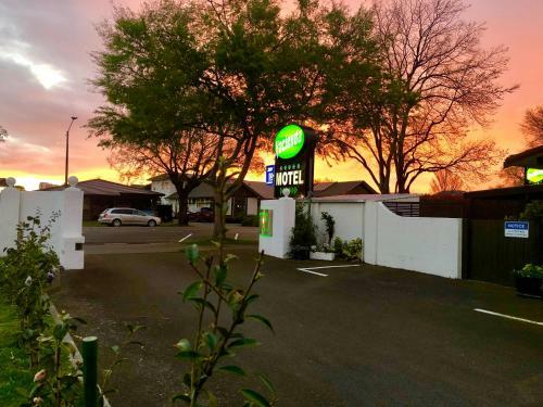Hacienda Motor Lodge