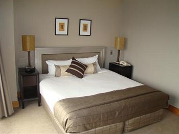 Metro Suites Apartment Hotel