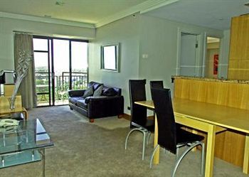 Metro Suites Apartment Hotel