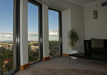 Metro Suites Apartment Hotel