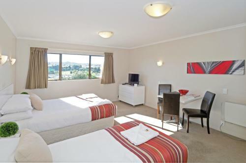 Airport Harbour View Motel