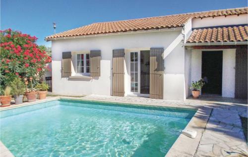 Two-bedroom Holiday Home In Les Angles