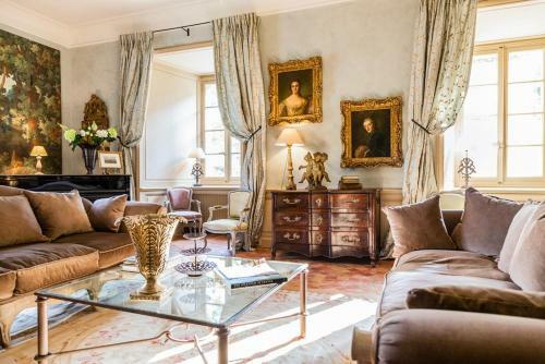 Les Camus Chateau Sleeps 22 Pool Wifi