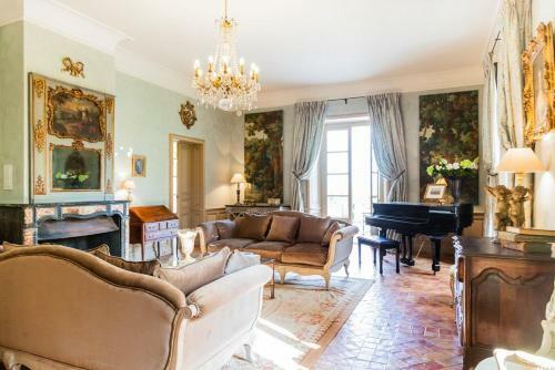 Les Camus Chateau Sleeps 22 Pool Wifi