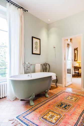 Les Camus Chateau Sleeps 22 Pool Wifi