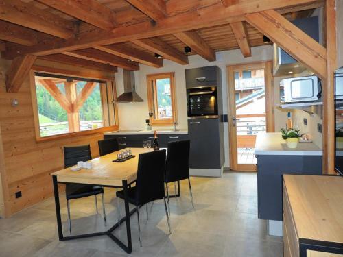Chalet Les Gets, 5 Pi�ces, 8 Personnes - Fr-1-598-42