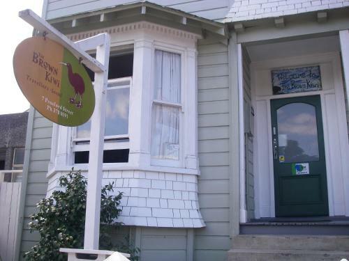 Brown Kiwi Travellers Hostel