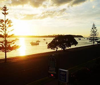 Bucklands Beach Waterfront Motel