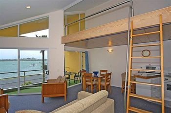 Bucklands Beach Waterfront Motel