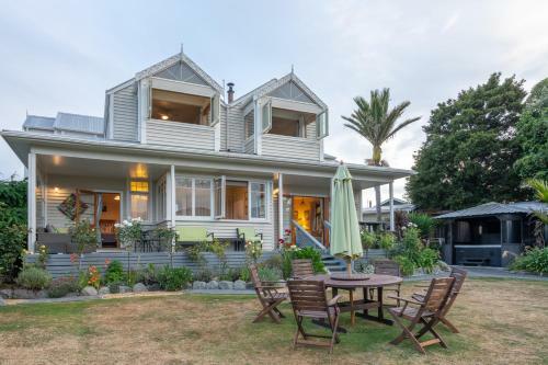 Bed & Breakfast Nikau Lodge