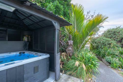 Bed & Breakfast Nikau Lodge