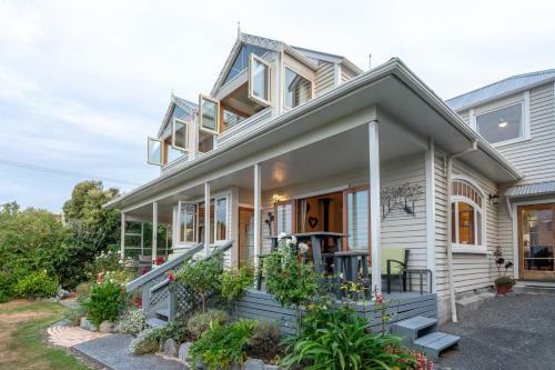 Bed & Breakfast Nikau Lodge