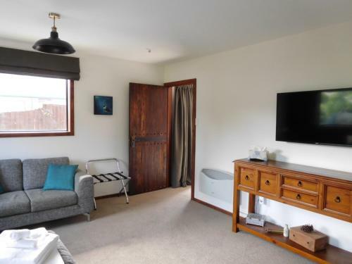 Inn The Bay Bed & Breakfast