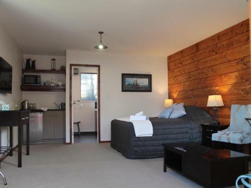 Inn The Bay Bed & Breakfast