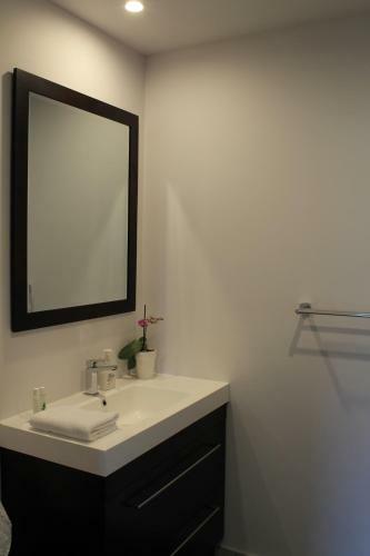 Inn The Bay Bed & Breakfast