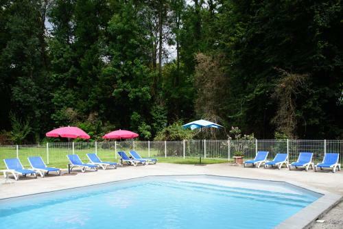 Levernois Chateau Sleeps 20 Pool Air Con Wifi