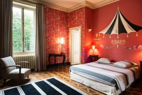 Levernois Chateau Sleeps 20 Pool Air Con Wifi