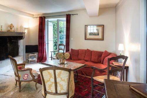 Levernois Chateau Sleeps 20 Pool Air Con Wifi