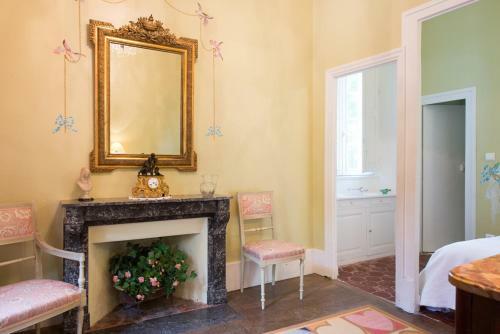 Levernois Chateau Sleeps 20 Pool Air Con Wifi