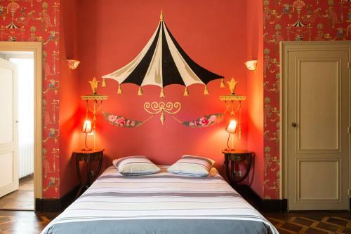 Levernois Chateau Sleeps 20 Pool Air Con Wifi