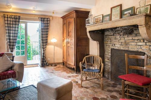 Levernois Chateau Sleeps 20 Pool Air Con Wifi