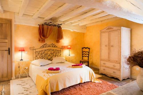Levernois Chateau Sleeps 20 Pool Air Con Wifi