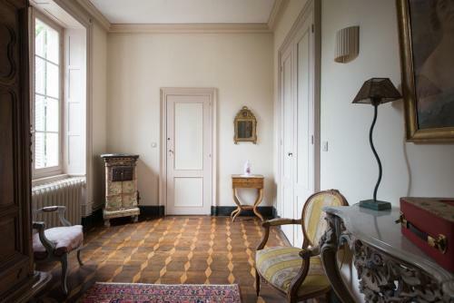 Levernois Chateau Sleeps 20 Pool Air Con Wifi