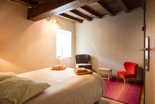 Levernois Chateau Sleeps 20 Pool Air Con Wifi