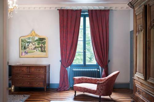 Levernois Chateau Sleeps 20 Pool Air Con Wifi